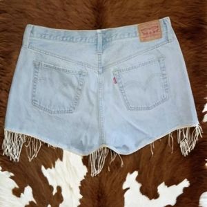 LEVI DENIM SHORTS